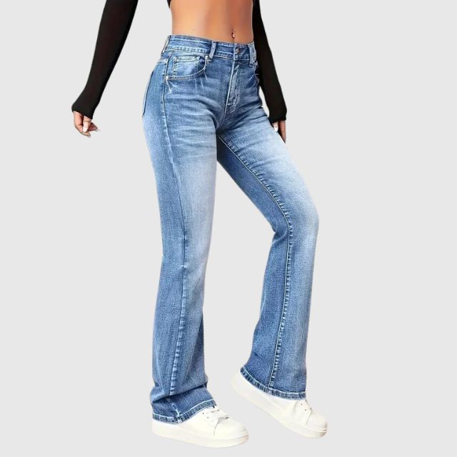 Didi high-waisted flared jeans – de perfecte mix van retro flair en modern comfort. Met een flatterende hoge taille, wijde pijpen en een lichte wassing voor een stijlvolle look. Gemaakt van duurzaam polyester voor een comfortabele pasvorm. Verkrijgbaar in zwart, donkerblauw en lichtblauw, in maten S-2XL. Ideaal voor casual en trendy outfits. Bestel nu en geef je garderobe een tijdloze upgrade!