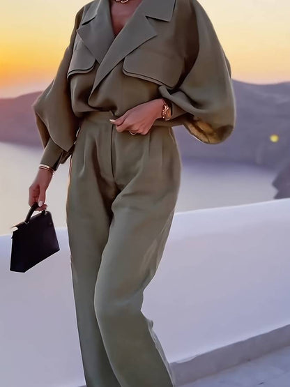 Chipo twee-delige set – stijlvol, elegant en comfortabel. Bestaat uit een top met lange mouwen en reverszakje, gecombineerd met een flatterende stretchbroek. Gemaakt van hoogwaardig polyester voor een gladde en ademende pasvorm. Perfect voor zowel professionele als casual gelegenheden. Verkrijgbaar in Groen, maten XS-2XL. Upgrade je garderobe met de veelzijdige Chipo set. Bestel nu en geniet van moeiteloze stijl en comfort!