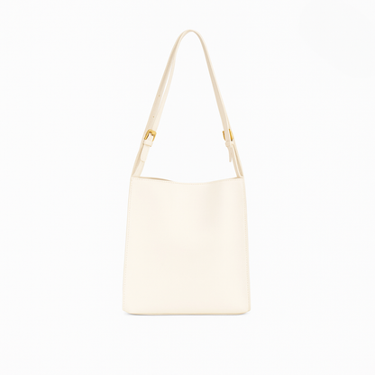 Modieuze tas met verstelbare schouderband en praktisch ritsvak binnenin.