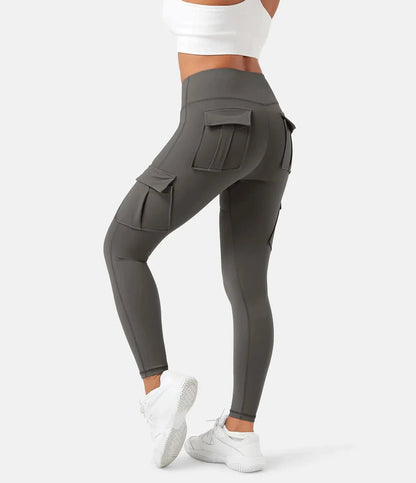 Dounia cargo leggings – een perfecte mix van stijl en functionaliteit. Met een comfortabele, rekbare pasvorm en strategisch geplaatste zakken voor extra gemak. Gemaakt van hoogwaardig nylon voor langdurig draagplezier. Ideaal voor dagelijks gebruik, sport of casual outfits. Verkrijgbaar in groen, zwart, roze, grijs en blauw, in maten XS-2XL. Bestel nu en ervaar ultiem comfort en veelzijdigheid!