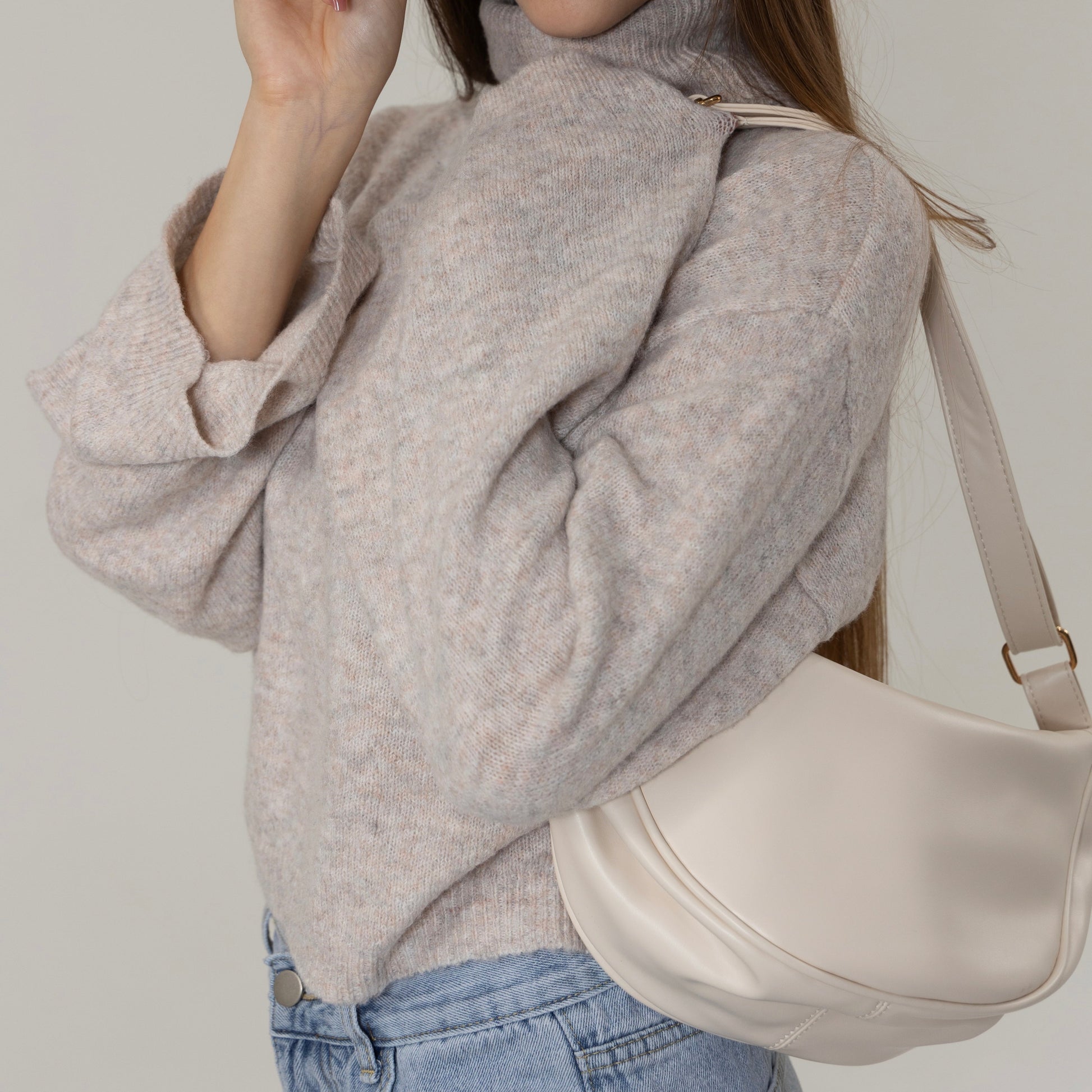 Functionele minimalistische bag met verstelbare band, perfecte balans tussen vorm en gemak