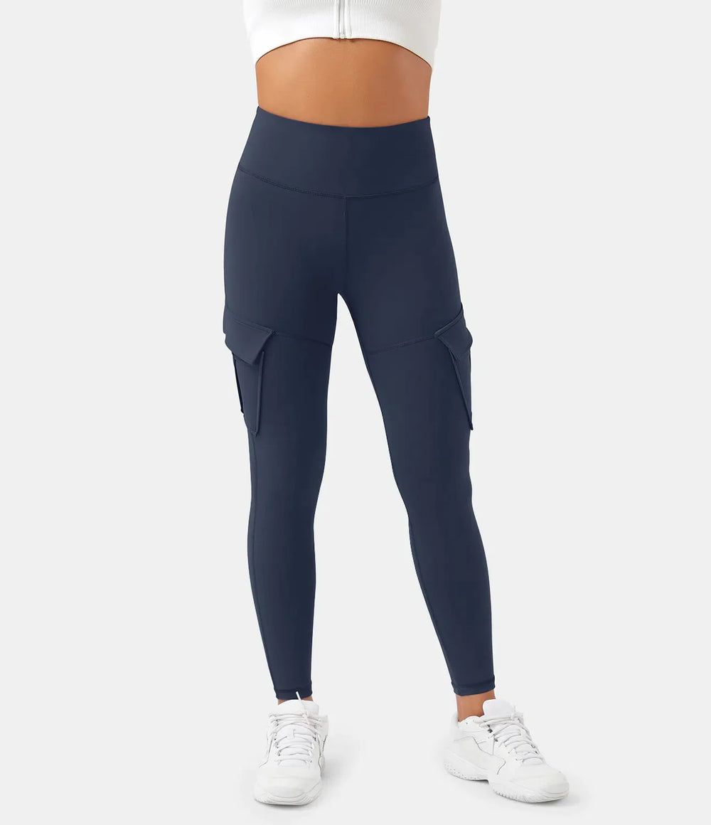 Dounia cargo leggings – een perfecte mix van stijl en functionaliteit. Met een comfortabele, rekbare pasvorm en strategisch geplaatste zakken voor extra gemak. Gemaakt van hoogwaardig nylon voor langdurig draagplezier. Ideaal voor dagelijks gebruik, sport of casual outfits. Verkrijgbaar in groen, zwart, roze, grijs en blauw, in maten XS-2XL. Bestel nu en ervaar ultiem comfort en veelzijdigheid!