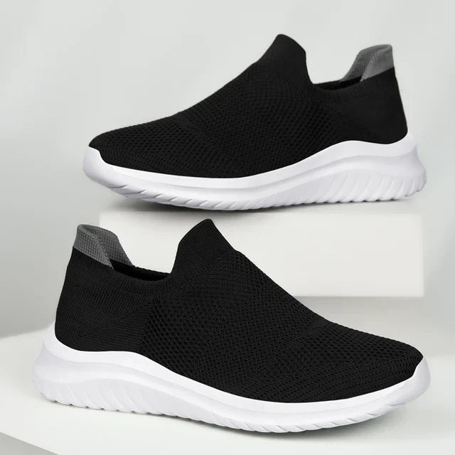 Merci is een lichtgewicht platform slip-on sneaker met een ademend mesh bovenwerk en een zachte EVA-zool voor ultiem comfort. Het trendy ontwerp voegt hoogte toe zonder in te leveren op gemak. Perfect voor casual uitjes en drukke dagen. Verkrijgbaar in zwart, grijs, paars en zwart-wit, maten 35-45. Gemakkelijk aan en uit te trekken voor een moeiteloze look. Upgrade je schoenencollectie met Merci en geniet van stijl en comfort in één. Bestel nu!
