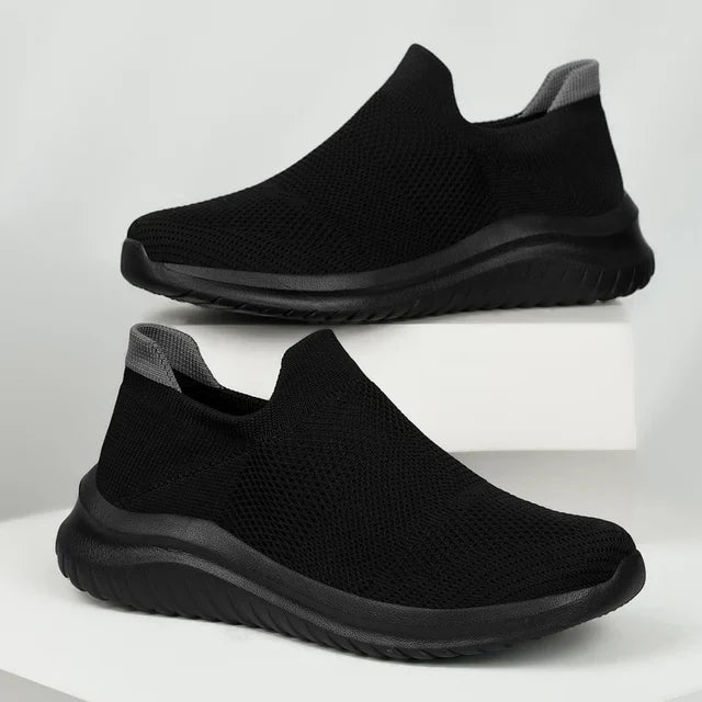 Merci is een lichtgewicht platform slip-on sneaker met een ademend mesh bovenwerk en een zachte EVA-zool voor ultiem comfort. Het trendy ontwerp voegt hoogte toe zonder in te leveren op gemak. Perfect voor casual uitjes en drukke dagen. Verkrijgbaar in zwart, grijs, paars en zwart-wit, maten 35-45. Gemakkelijk aan en uit te trekken voor een moeiteloze look. Upgrade je schoenencollectie met Merci en geniet van stijl en comfort in één. Bestel nu!