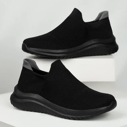 Merci is een lichtgewicht platform slip-on sneaker met een ademend mesh bovenwerk en een zachte EVA-zool voor ultiem comfort. Het trendy ontwerp voegt hoogte toe zonder in te leveren op gemak. Perfect voor casual uitjes en drukke dagen. Verkrijgbaar in zwart, grijs, paars en zwart-wit, maten 35-45. Gemakkelijk aan en uit te trekken voor een moeiteloze look. Upgrade je schoenencollectie met Merci en geniet van stijl en comfort in één. Bestel nu!