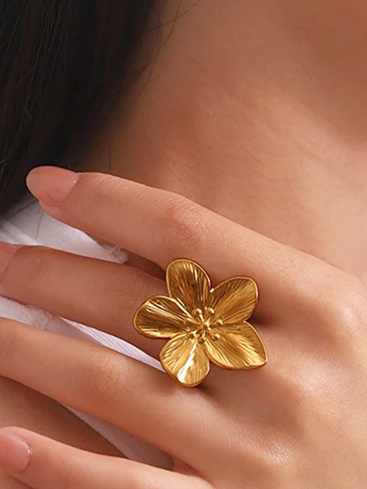 Nunzia | Flower Blossom Statement Ring Goud
