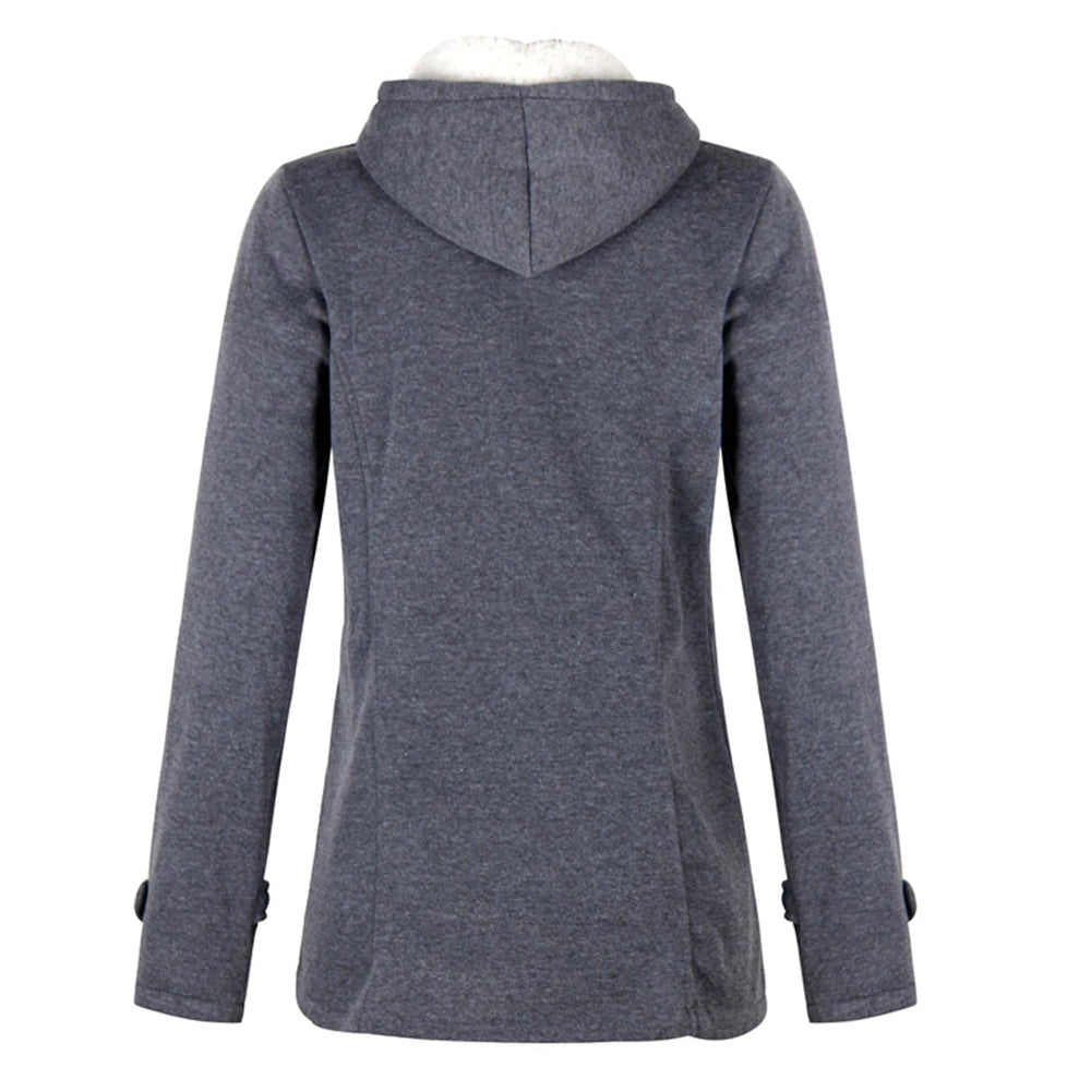 Evangelina lange winterjas: stijlvolle jas met capuchon, lange lengte en duurzame katoen-polyesterblend voor optimale warmte en comfort. Perfect voor casual en formele gelegenheden tijdens koude dagen. Verkrijgbaar in Lichtgrijs, Zwart, Blauw, Rood, Lichtbruin, Donkergrijs en Groen, in maten XS t/m 2XL. Combineer elegantie en functionaliteit met de Evangelina jas. Bestel nu en geniet van een warme en modieuze winter!
