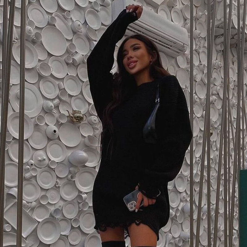 Brienne oversized sweater – trendy, comfortabel en edgy. De hoge ronde hals en gescheurde details geven een moderne, stoere uitstraling. De relaxte pasvorm en zachte polyesterstof zorgen voor ultiem draagcomfort. Perfect voor casual dagen of een streetwear-look. Verkrijgbaar in Groen, Roze, Zwart, Khaki en Lichtroze, maten XS-2XL. Voeg een gedurfde touch toe aan je garderobe met de Brienne sweater. Bestel nu en ervaar stijl en comfort in één!