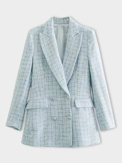 Ontdek Pietsje, een elegante lichtblauwe blazer met een tijdloos ruitontwerp, perfect voor zowel casual als formele gelegenheden. Gemaakt van hoogwaardig polyester biedt deze blazer een comfortabele pasvorm en een flatterend silhouet. De duurzame knopen en veelzijdige lengte maken het ideaal voor dagelijks gebruik, werk of avonduitjes. Beschikbaar in maten XS-L. Upgrade je garderobe met Pietsje en geniet van moeiteloze stijl en comfort het hele jaar door.