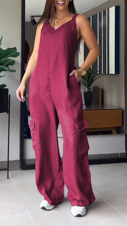 Dianthe is een trendy denim jumpsuit met een diepe V-hals, rugloze bandjes en een flatterende high-waist pasvorm. Gemaakt van hoogwaardig katoen voor ultiem comfort en een moeiteloze, stijlvolle uitstraling. Perfect voor casual uitjes, brunchafspraakjes of een gedurfde streetwear-look. Verkrijgbaar in zwart, denimblauw, grijs, paars, roze, baksteenrood en groen, maten S-5XL. Upgrade je garderobe met Dianthe en straal zelfvertrouwen en stijl uit. Bestel nu!