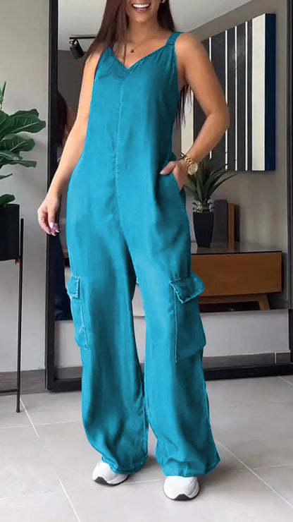 Dianthe is een trendy denim jumpsuit met een diepe V-hals, rugloze bandjes en een flatterende high-waist pasvorm. Gemaakt van hoogwaardig katoen voor ultiem comfort en een moeiteloze, stijlvolle uitstraling. Perfect voor casual uitjes, brunchafspraakjes of een gedurfde streetwear-look. Verkrijgbaar in zwart, denimblauw, grijs, paars, roze, baksteenrood en groen, maten S-5XL. Upgrade je garderobe met Dianthe en straal zelfvertrouwen en stijl uit. Bestel nu!