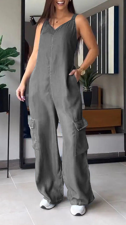 Dianthe is een trendy denim jumpsuit met een diepe V-hals, rugloze bandjes en een flatterende high-waist pasvorm. Gemaakt van hoogwaardig katoen voor ultiem comfort en een moeiteloze, stijlvolle uitstraling. Perfect voor casual uitjes, brunchafspraakjes of een gedurfde streetwear-look. Verkrijgbaar in zwart, denimblauw, grijs, paars, roze, baksteenrood en groen, maten S-5XL. Upgrade je garderobe met Dianthe en straal zelfvertrouwen en stijl uit. Bestel nu!